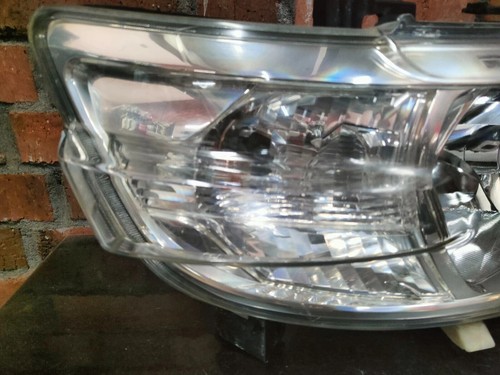 Nissan Serena C25 05-07 Front Headlights Lamps Lights Pair RH & LH XENON HID JDM - Picture 5 of 8