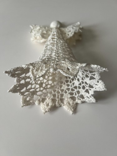 8.5" Hecho a Mano Crochet Navidad Ángel Adorno Árbol Topper Blanco Almidonado Rígido - Imagen 5 de 7
