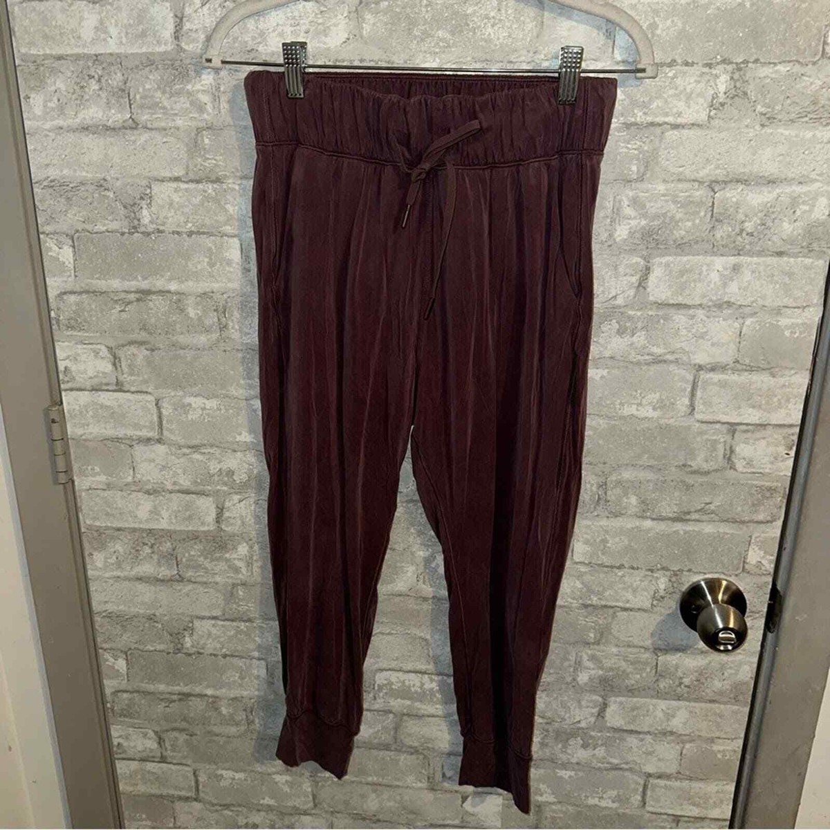 Lost in leisure crop jogger hotsell