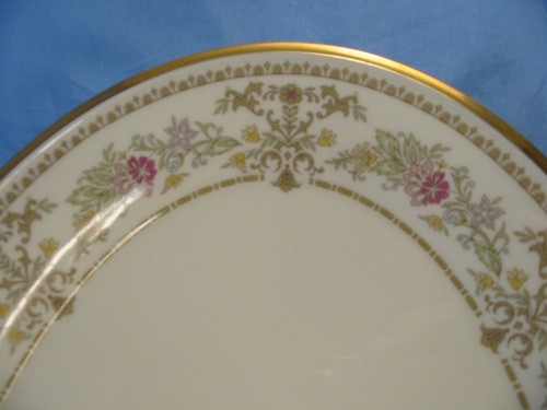 Lenox Castle Garden, 16" X 12" serving tray, condition is New - Picture 4 of 8