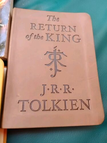 The Hobbit and the Lord of the Rings Tolkien Deluxe Pocket Box Paperback Leather - Picture 3 of 16