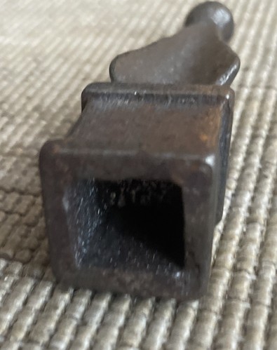 1 remate superior de puerta de lanza de valla de hierro fundido de 1" x 4" con apertura cuadrada de 1/2" - Imagen 2 de 4