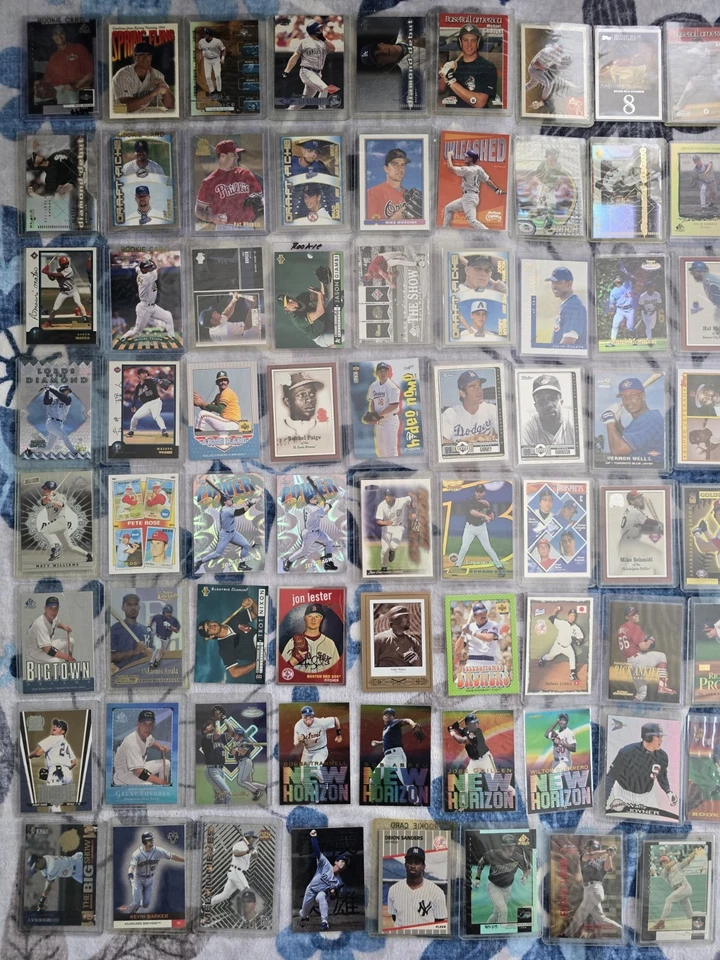 Lote de colección de tarjetas de béisbol con 134 tarjetas de los años 90 y 2000 insertos estrellas RC Foto 2 de 4