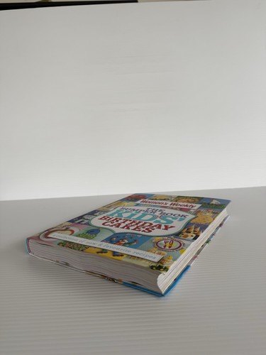 The Bumper Book of Kids' Birthday Cakes By The Australian Women's Weekly - Foto 18 di 22