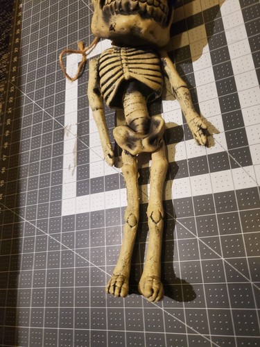 Vintage 2001 Paper Magic Group Skeleton Hanging Latex Foam Halloween Prop Used - Picture 5 of 20