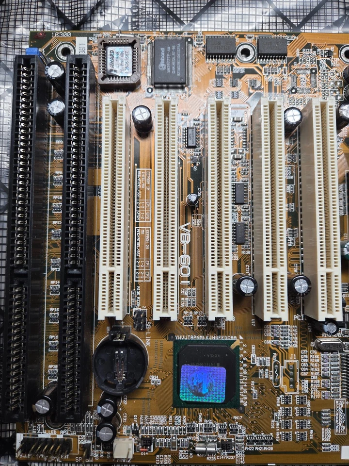 FIC VB-601 Slot 1 Motherboard (Intel 440BX ATX) w/ I/O Shield & Manual - Image 2 of 4