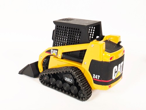 Norscot 55102 • Caterpillar • CAT 247 Multi Terrain Loader Work Tools 1:32 Scale - Picture 16 of 20