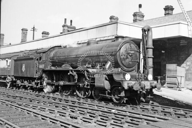 PHOTO British Railways Steam Locomotive Class B17 61637 at Ipswich PHOTO British Railways Steam Locomotive Class B17 61637 at Ipswich