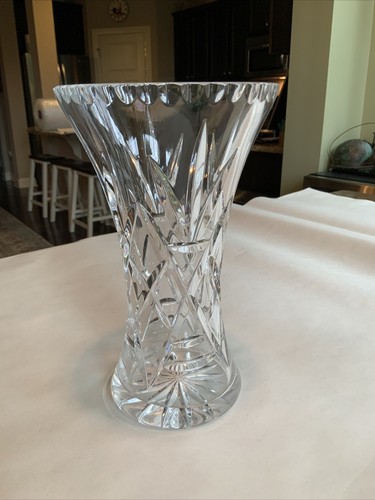 Ceskci Crystal Vase, Diamond Cut, 9”, Excellent Condition - Picture 3 of 11