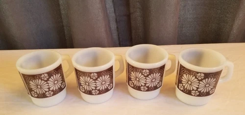Set Of 4 Vintage Federal Milk Glass Coffee Mugs  Made In USA Heat Proof