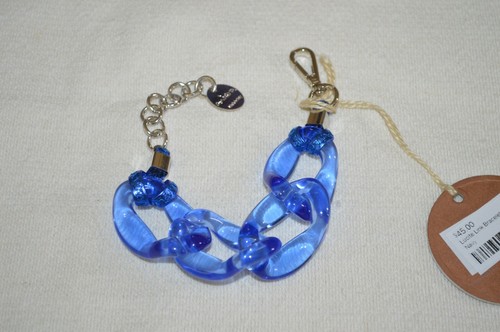 Pulsera Brenda Schoenfeld Now Lucite Cuentas de Colores Azul Marino Eslabón $45 - Imagen 3 de 5