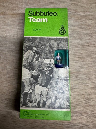 Vintage Subbuteo HEAVYWEIGHT REF 329 New England complete team REF boxed
