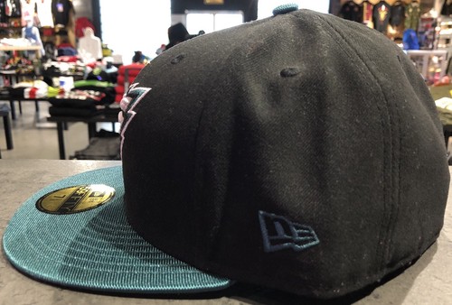 New Era Hawks Fitted Cap in Schwarz/Türkis Gr: 7 3/8 $ 35,99 Neu mit Etikett 100 % Original! - Bild 2 von 10