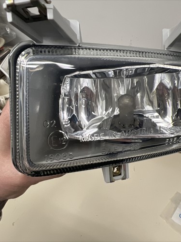 SAAB 900  LEFT DRIVER FOG LIGHT 42 40 388 - Picture 3 of 19