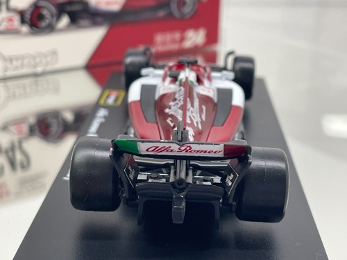 BBURAGO 38068 ALFA ROMEO F1 ORLEN BAHRAIN 2022 #24 ZHOU -1:43- GOOD IN BOX - Picture 5 of 7