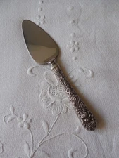 PELLE A MIGNARDISE EN ARGENT STERLING S KIRK & SON