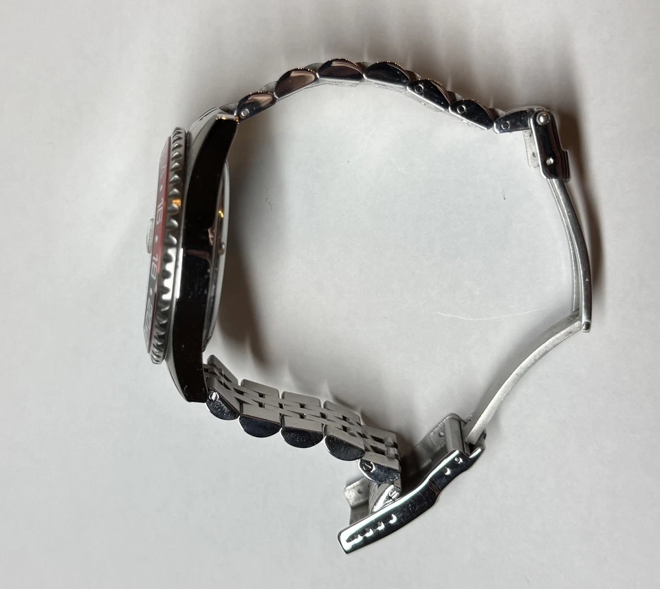 GEVRIL WALL STREET GMT BLACK /RED CERAMIC BEZEL SWISS MADE AUTOMATIC 200M DIVER - Image 3 of 4