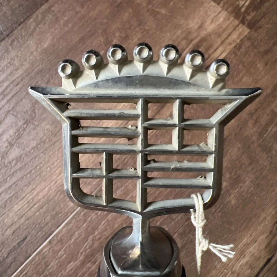 OEM 1977 - 1979 Cadillac Deville Skeleton Hood Ornament Emblem Badge 78 B32-270 - Image 4 of 4