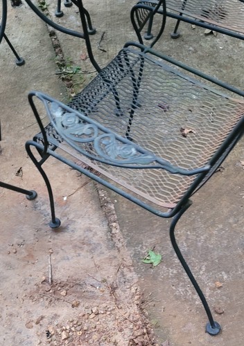 4 Vintage Wrought Iron Black Patio Chairs - Picture 5 of 5