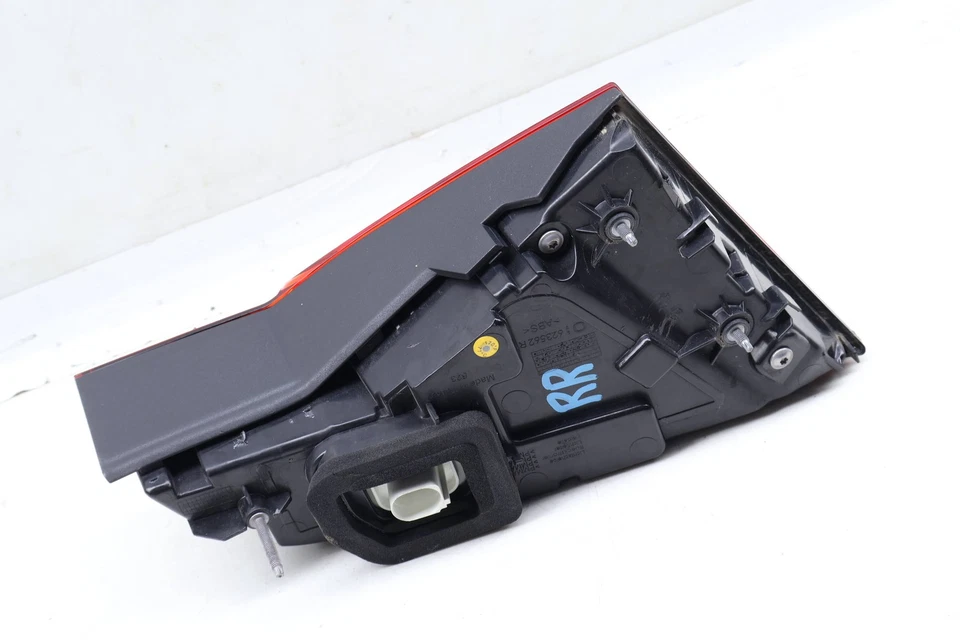 AUDI S8 2015-2018 - Luz trasera LED DERECHA / LÁMPARA (interior) 4H0945094J Foto 2 de 4