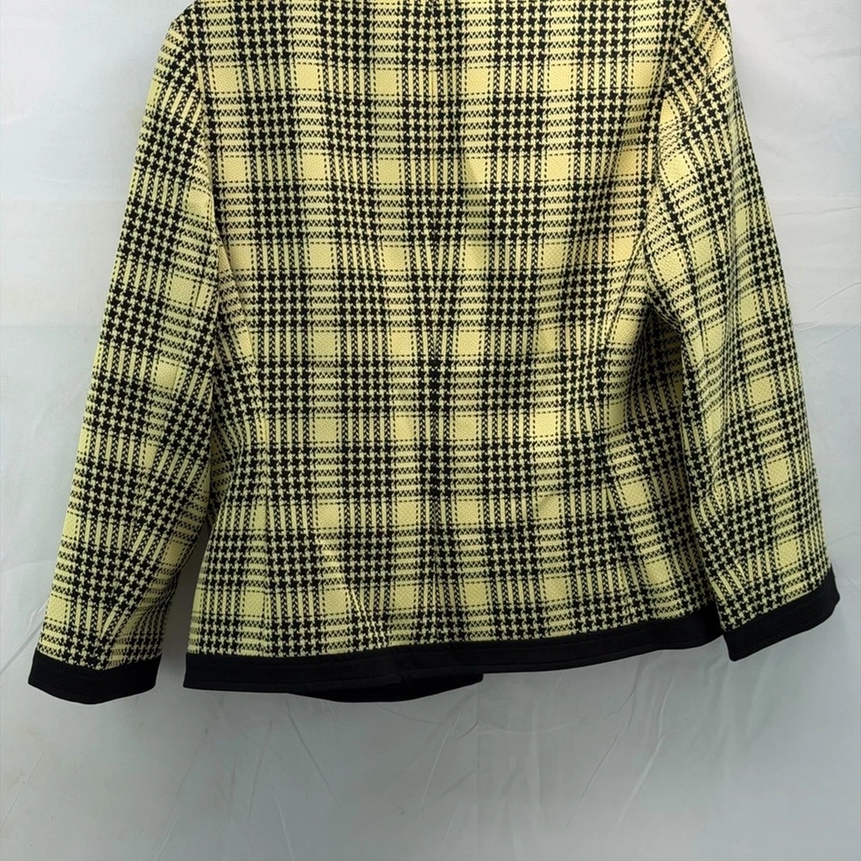 Chaqueta a cuadros Kasper para mujer 6 sin cerrar amarilla y negra con bolsillos delanteros Foto 3 de 4