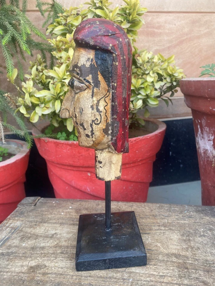 Antigua figura antigua de madera tallada a mano pintada mujer tribal estatua soporte de madera Foto 2 de 4