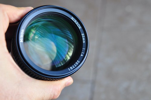 Nikon Nikkor 85mm F1.4 Ais lens for Nikon Film and Nikon Digital SLR cameras - Picture 9 of 15