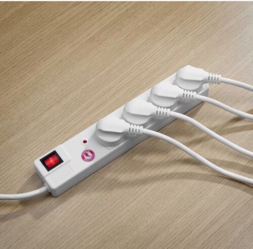 Arlec 4 Outlet Surge Protected Powerboard - Picture 3 of 3