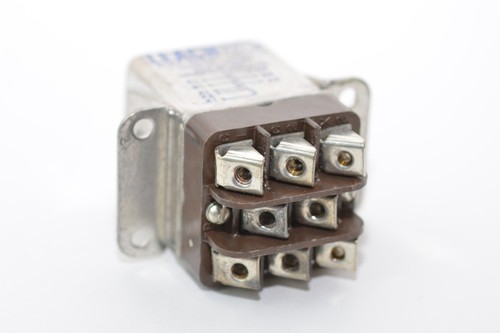 Sealed MIL Relay / Relais by LEACH, 20 A, 3 PST N. O., 28 VDC, Class A8, NOS - Picture 3 of 5