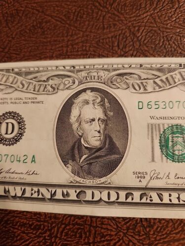 Old $20 Bill's. Two Uncirculated FEDERAL RESERVE NOTE TWENTY DOLLAR BILLS - Picture 7 of 12