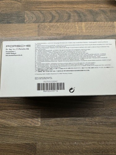 Porsche museum Porsche 911 Turbo 964 1990 1:24 model - Zdjęcie 3 z 3