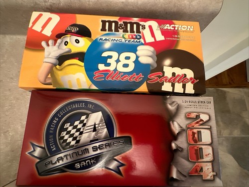Action NASCAR M&M's Racing Team Elliott Sadler 2004 Taurus 1:24 Bank 1 of 360 - Picture 9 of 14