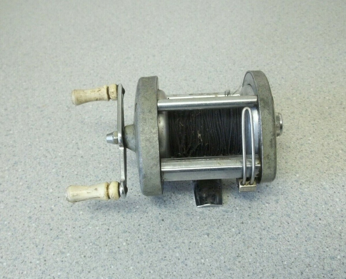 Ocean City 1600 fishing reel with instructions As Is Vintage