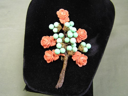 Vintage Coral Japan hand Made flowers & Green Marbles Broach pin Jewelry - Picture 9 of 12