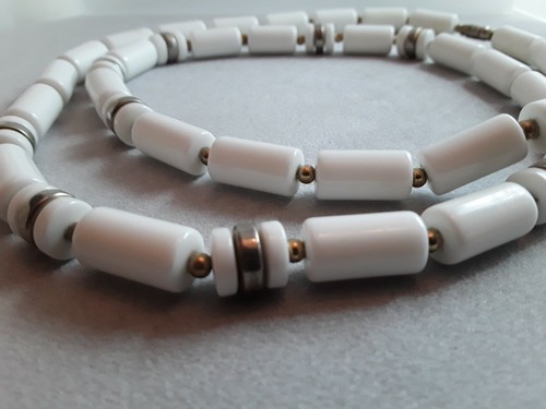 Vintage Avon Fashion Accents 1977 Summerset Necklace - Picture 2 of 3