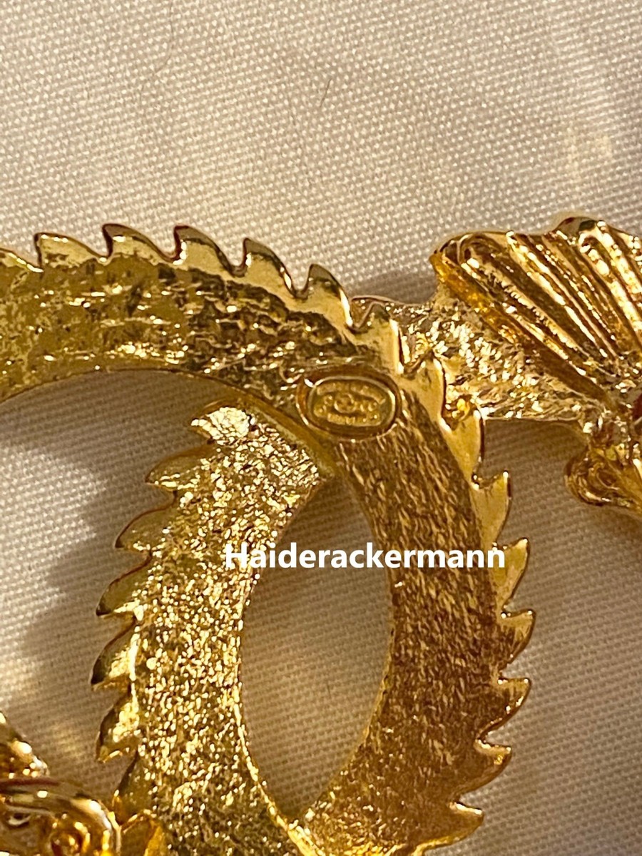 CHANEL CCロゴブローチ タータンチェック g-dragon CHANEL 2024 cc Logo gold chain dragon brooch not book sandal