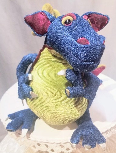 Juguete de peluche azul medieval de Manhattan animal de peluche coleccionable 9" de alto - Imagen 2 de 6