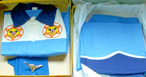 Original Disney Mousketeers Cowboy Clothes Set! Original Box! Rare! Looks New! - Picture 2 of 3