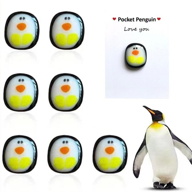A Little Pocket Penguin Hug Keepsake Ornament Cute Gift with Small Message I4UK A Little Pocket Penguin Hug Keepsake Ornament Cute Gift with Small Message I4UK