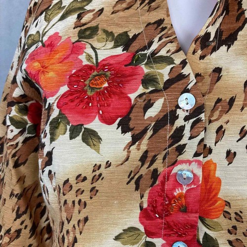 Camisa Silkland para mujer talla M beige estampado de leopardo floral con botones 100 % seda - Imagen 2 de 10