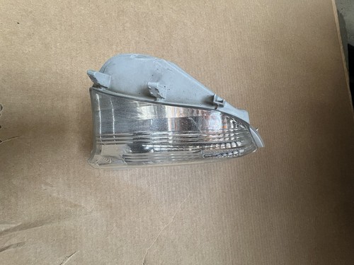 2017 Toyota Prius C Left Front Fog light Assembly - Picture 4 of 6