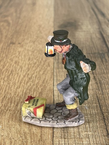 Night Watchman Figurine Lemax Village Collection 1999 #92306 Village Accessory - Picture 4 of 9