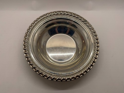 International Silver Company / Finest Quality Handmade / 6inch Dish / Bowl 