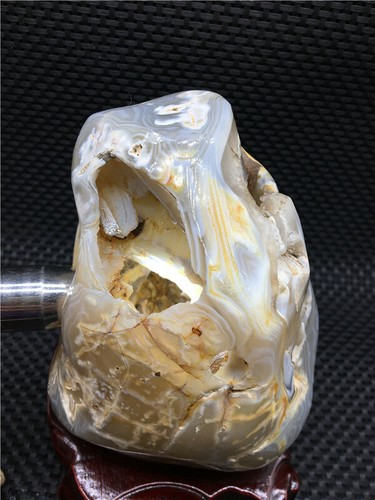2100g Natural agate crystal pore rough grinding sample +stand U386 - Picture 7 of 12