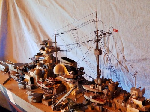 Schlachtschiff Bismarck Fertigmodell 1:200 von Trumpeter - Bild 17 von 24
