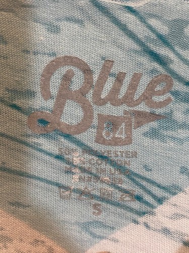 Blue 84 T Shirt Light Blue Sz S Turtle Front Short Sleeves V Neck Pullover Great - Picture 19 of 19