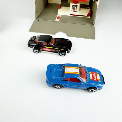 Set Sto&Go Vintage Hot Wheels Edizione Speciale Getty Station Mini Market con Auto - Foto 9 di 17