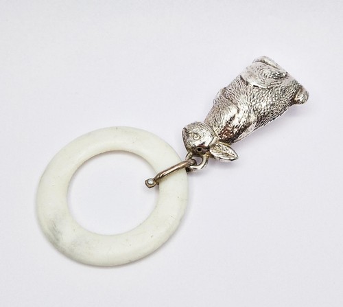 ANTIQUE SILVER PLATED BUNNY RABBIT TEETHER & RATTLE c1920 - Picture 4 of 5