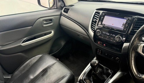 2017 17 MITSUBISHI L200 2.4 DI-D DC WARRIOR PICKUP DOUBLE CAB 4DR DIESEL AUTO 4W - Picture 17 of 20