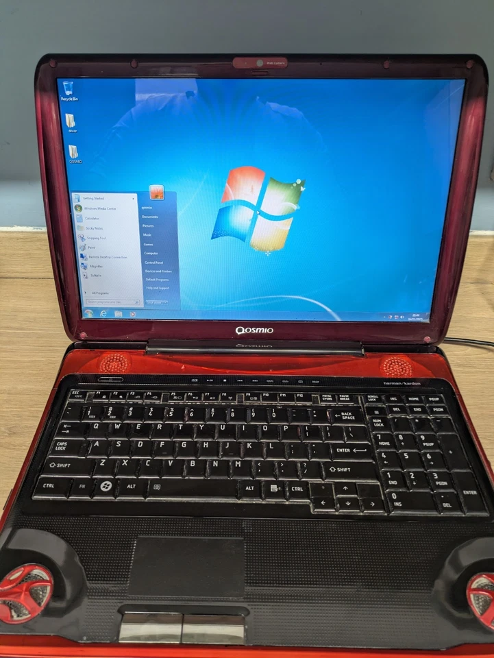 RARE RETRO GAMING LAPTOP TOSHIBA QOSIMIO 1TB SSD  8GB RAM  - Image 2 of 4